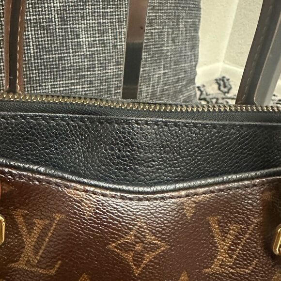 Louis Vuitton Pallas MM monogram (Feel free to make an offer) - Picture 6 of 17